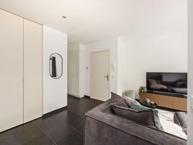 Topgelegen éénslaapkamerappartement met ruim terras en staanplaats in centrum Kapellen!