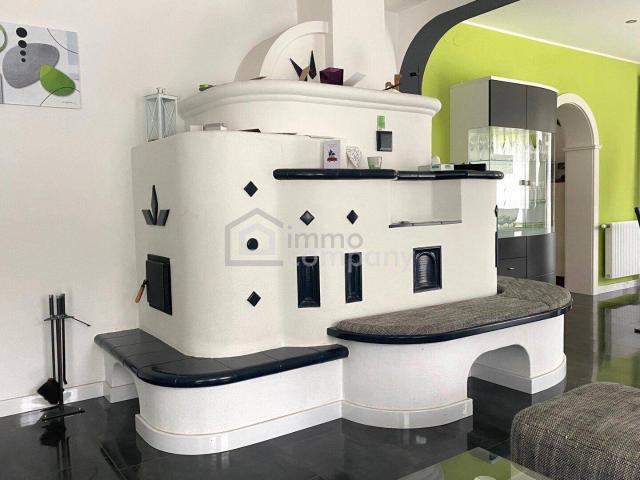 Topgepflegtes Einfamilienhaus mit Pool, Sauna, großzügiger Terrasse sowie Garage und Carport