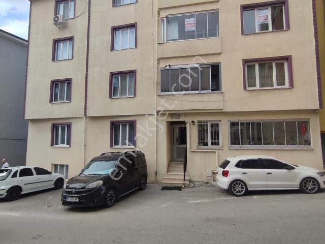 Tophane Bayırı Mevkisinde Cam Balkonlu Ferah Ara Kat Kiralık