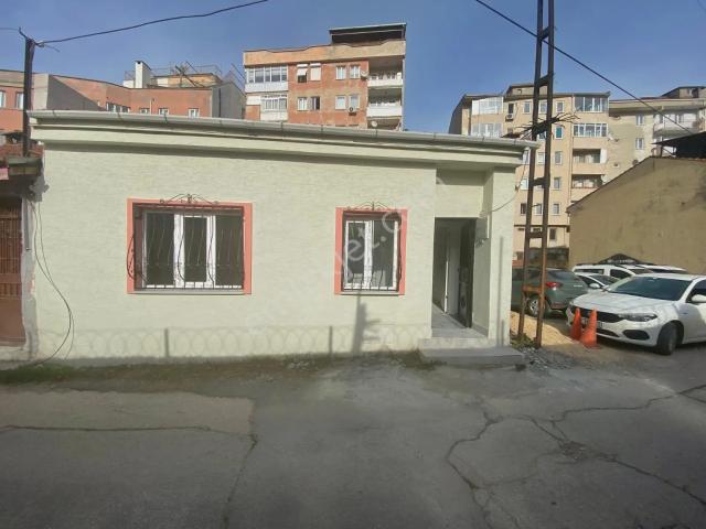 Tophane'de Devlet Hastanesi Arkasında Sıfır Yapılı Müstakil Ev