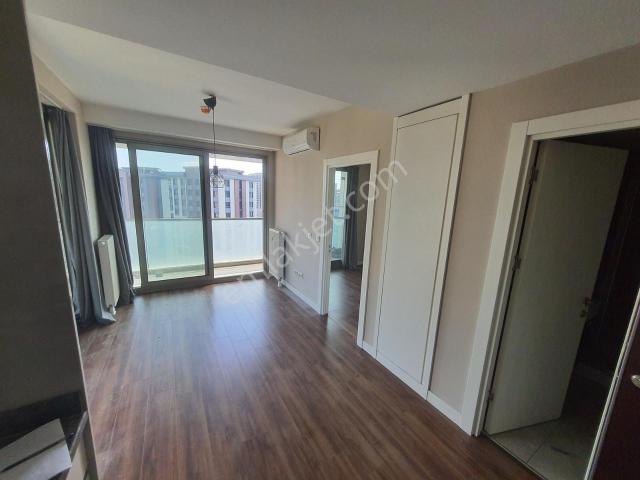 Topkapı İnistanbul Kiralık Daire 1+1 Köşe L Balkonlu