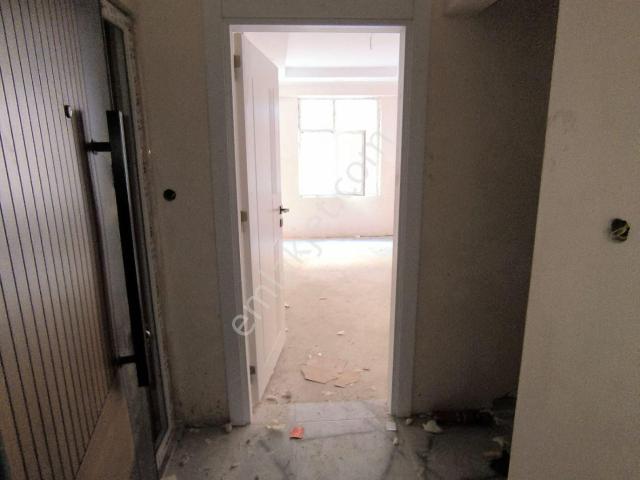Toplama Merkezine Yürüme Mesafesinde Ofis İçin Uygun Satılk Sıfır 2+0 Daire