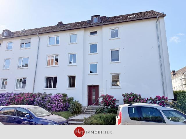Toplage! Modernisierte Dreizimmerwohnung mit ausgebautem Bodenzimmer!