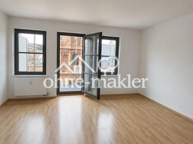 TOPLAGE ! Helle, sanierte 1 Zimmer Wohnung mit Balkon
