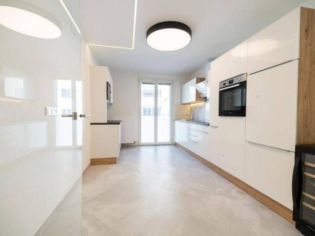 TOPLAGE in GEIDORF: Großzügige, Erstbezug nach Renovierung, 3 Zimmer Wohnung mit extra Küche & Balkon