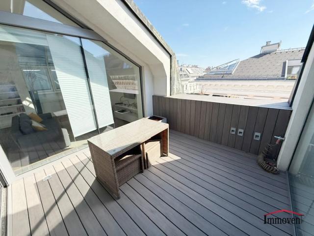 TOPLAGE in Wiener Innenstadt Großzügige Dachgeschosswohnung mit Klima und Terrasse in einem prachtvollem Altbau