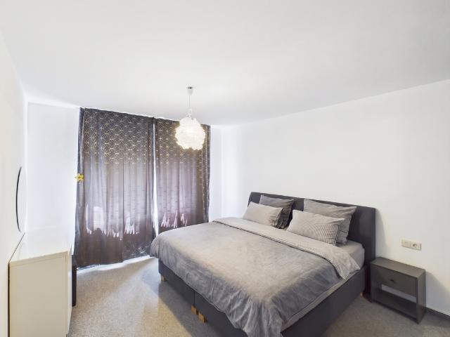 Toplage. Kapitalanlage mit Weitblick. Vermietete 2 Zimmer Wohnung mit Balkon, Keller, TG Stellplatz