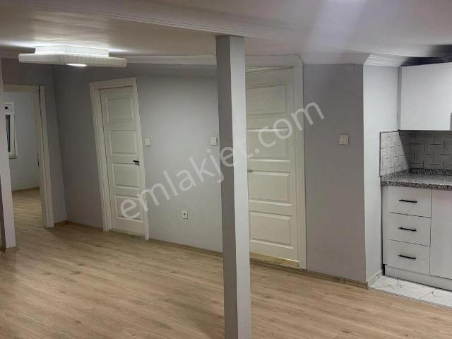 Toplu Taşıma Önünde, Temiz Ve Hazır Kiralık 1+1