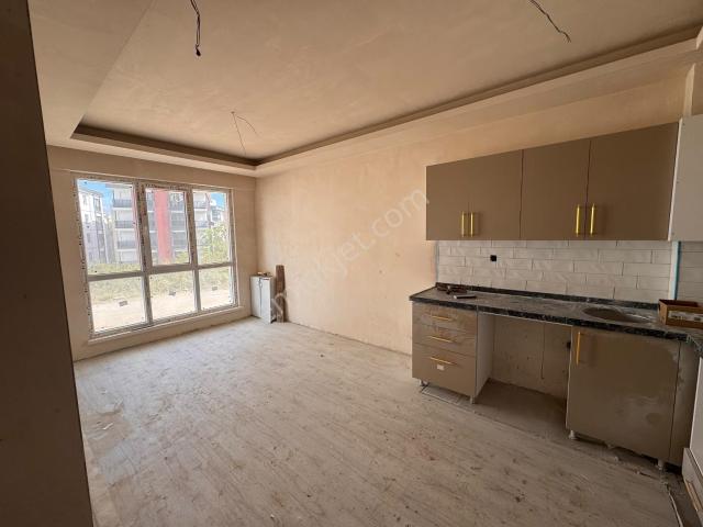 Toplu Konut Bulvara Yakın Yatırımlık 1+1 Satılık Daire