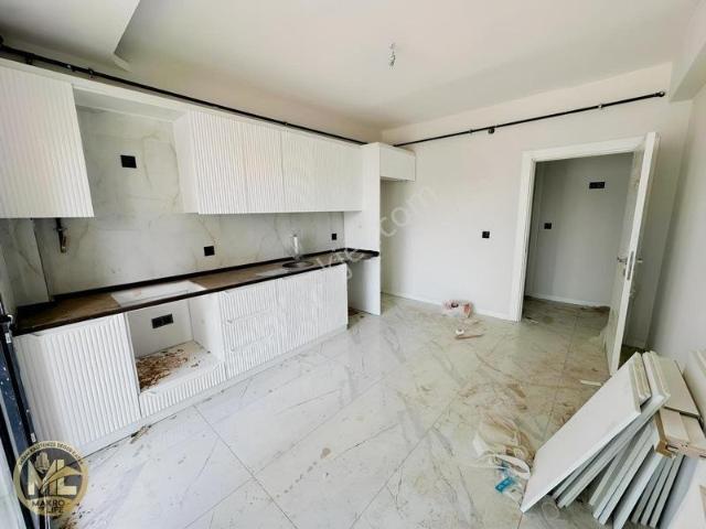 Toplu Konut Merkezi Konumda 3+1 Kiralık Sıfır Daire