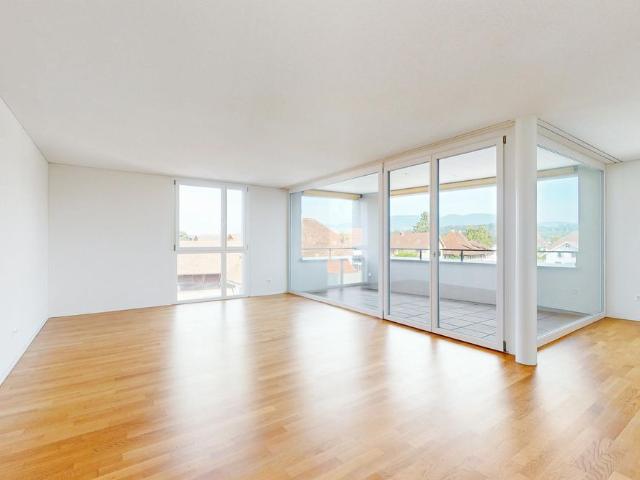 Topmoderne Attikawohnung mit grosser Terrasse