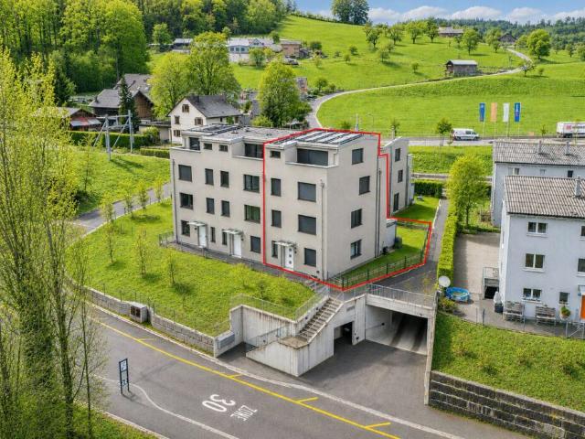 Topmodernes 7.5 Zimmer Eck Reiheneinfamilienhaus