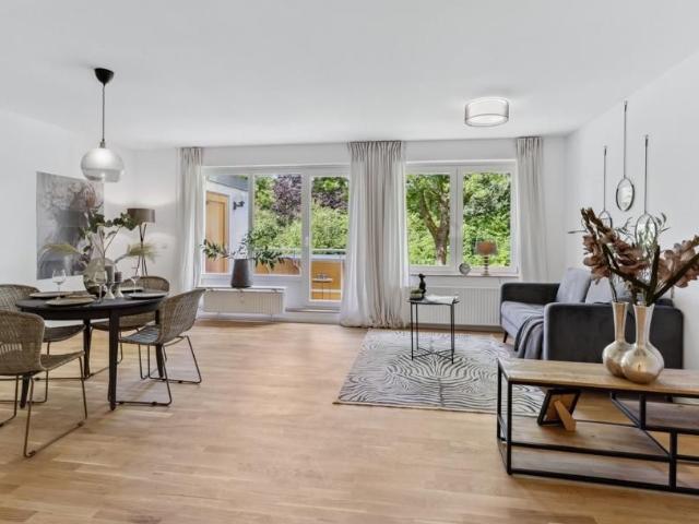 Topmodernisiert, sonniger Balkon & Blick ins Grüne * zentrales Hummelsbüttel