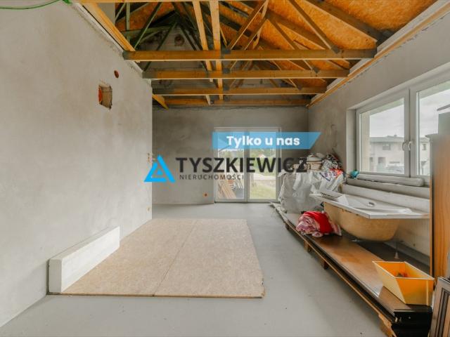 Dom w stanie surowym z dużym potencjałem i garażem