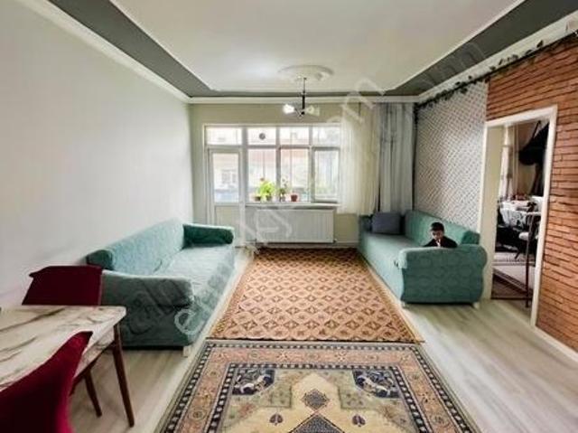 Toprak Emlaktan Cumhuriyet Mahallesinde Satılık 3+1 Daire