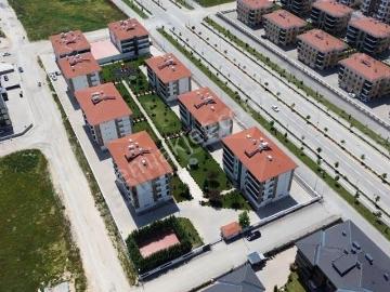 Toprak Emlaktan A.söğütönü Mh.100yıl Bulvarı Siteiçi Satılık 3+1