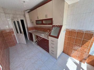Toprak Emlak'tan Ank Keçiören Baglarbaşı Mah De 3+1 Temiz Daire