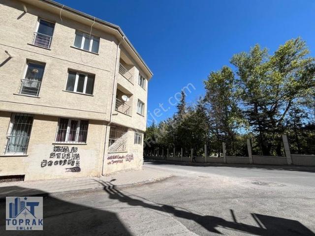 Toprak Emlak'tan Aü Manzaralı / Ara Kat / Kiralık 2+0