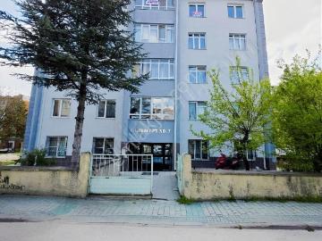 Toprak Emlaktan Ssk Bloklarında Kiralık 3+1 Daire