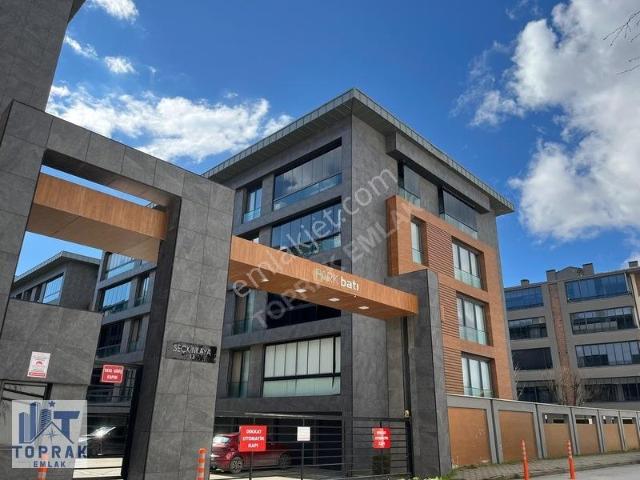 Toprak Emlak'tan Park Batı Sitesi Ara Kat / 200m2 / Satılık 4+1