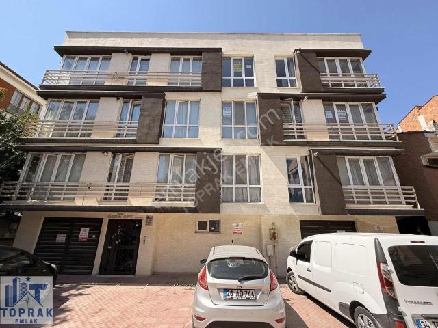 Toprak Emlaktan Uluönder Mah. Asansörlü Eşyalı Geniş Kiralık 1+1