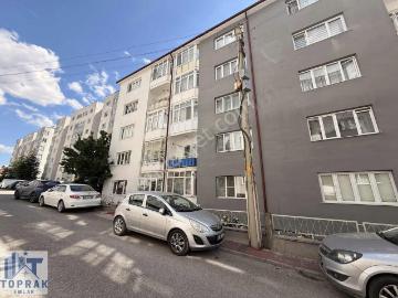 Toprak Emlaktan Uluönder Mh. De Eczacılık Karşısında Satılık 3+1