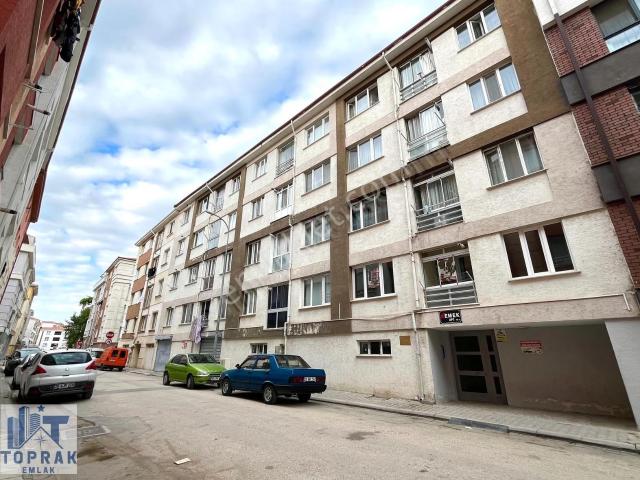 Toprak Emlak'tan Zafer Mh / Ara Kat / Asansörlü / Satılık 1+1