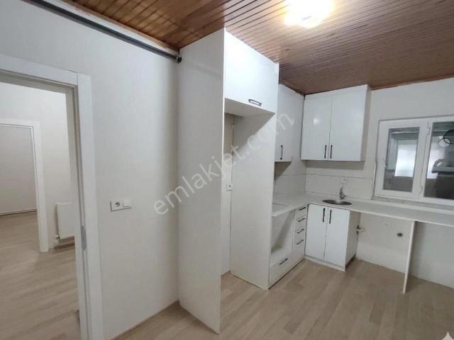Topraklık'ta Yeni Binada 4 Kat İçi Yenilenmiş 2+1*80m2 Kombili Daire