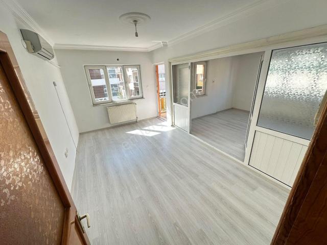Topraklık Mahallesinde 3+1 Arakat Balkonlu Kiralık Daire
