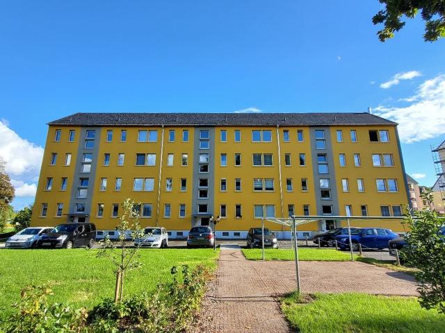 Topsanierte 3 Raum Wohnung mit Balkon und sehr schöner Einbauküche