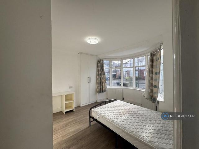 Torver Road, Harrow, HA1 1 bed in a house share to rent £850 pcm £196 pw
