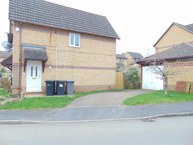 Torville Crescent, Kettering NN15 2 bed semi detached house to rent £925 pcm £213 pw