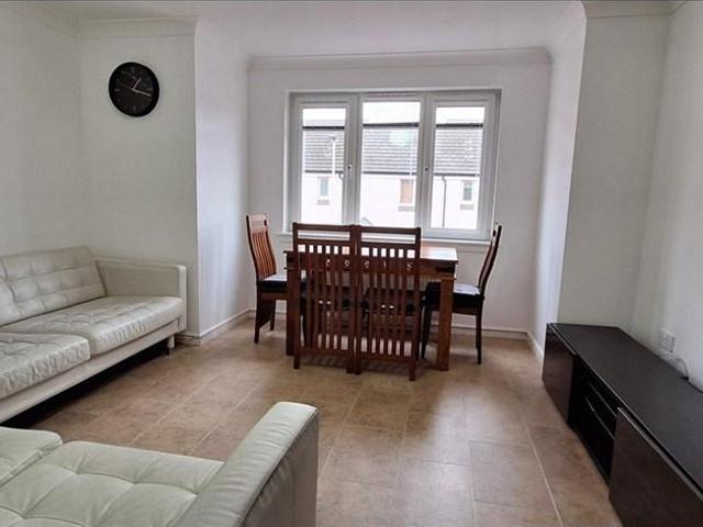 Torwood Crescent, Edinburgh, EH12 2 bed flat to rent £1,350 pcm £312 pw