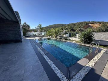 Torba.merkezi Konum Yıllık Kiralık Özel Havuzlu Villa