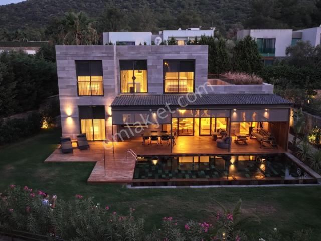 Torbada Lüks Müstakil Havuz,ev,villa,yazlık Ve Kışlık Bahçeli