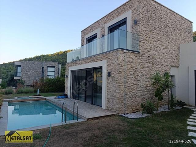 Torba'da 460m Bahçeli, Özel Otoparklı Sıfır 3+1 Dubleks Villa