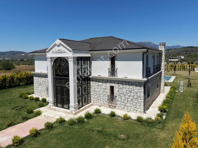 Torbalı'da Eşsiz Satılık Lüks Villa