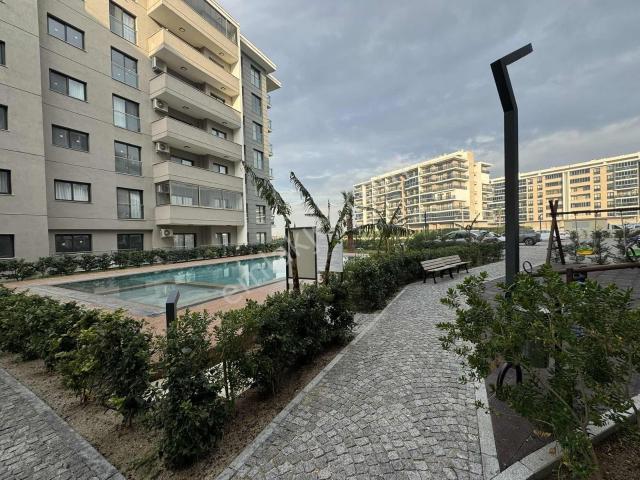 Torbalı Da İzban Yakını Havuzlu Sitede Kiralık 2+1 Daire