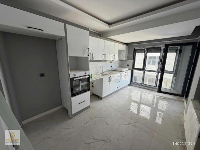 TORBALI MURATBEY DE HAVUZLU SİTE İÇERİSİNDE GENİŞ 2+1 DAİRE