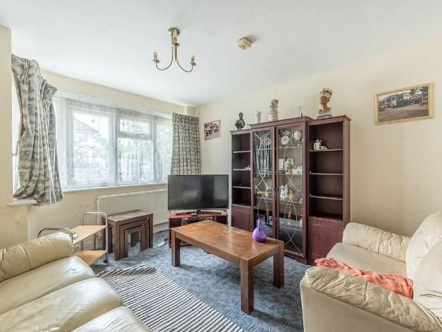 Torbay Road, Harrow HA2, 2 bed flat to rent, £2,600 pcm | PrimeLocation