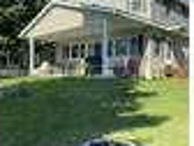 Torch Lake 5 bedrooms 3 bathroom Central Lake house