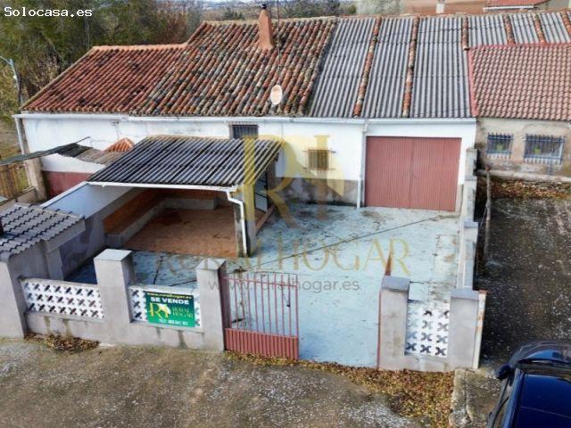 TORDELPALO: Amplia vivienda con patio y cochera!