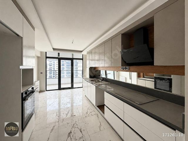 TÖREKENT SERRA BULVAR KONUTLARINDA 4+1 ARA KATTA SATILIK DAİRE