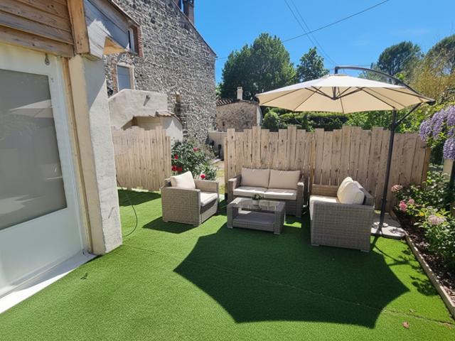 TORNAC, Maison en pierres de 10 pièces de 232 M2 dans un quartier calme. Proche d'Anduze
