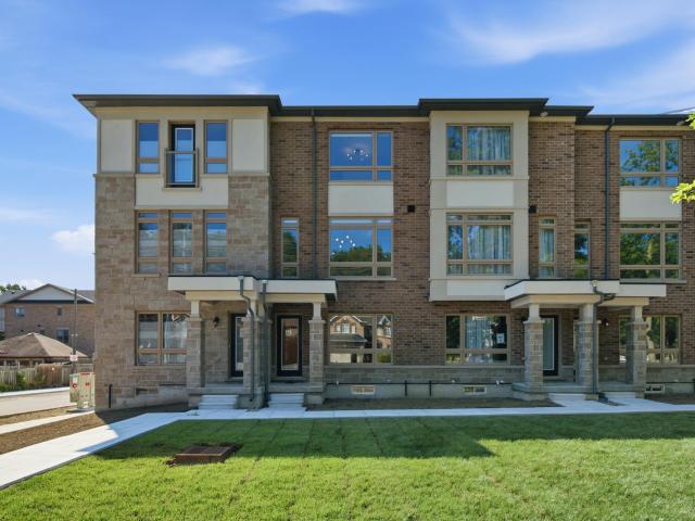 Toronto Furnished Townhouse for Rent Luxurious 4 Bed, 3.5 Bath with Private Garage and Patio