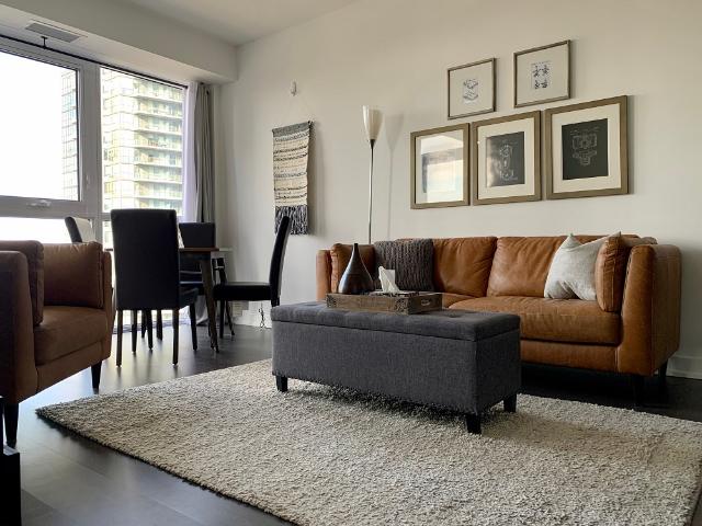 Toronto Furnished Apartment for Rent 1 Bedroom. 1 Bathroom with Balcony in Forest Hill