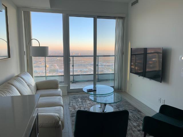 Toronto Furnished Apartment for Rent 2 Bedroom, 2 Bathroom with Panoramic Views in Vaughan