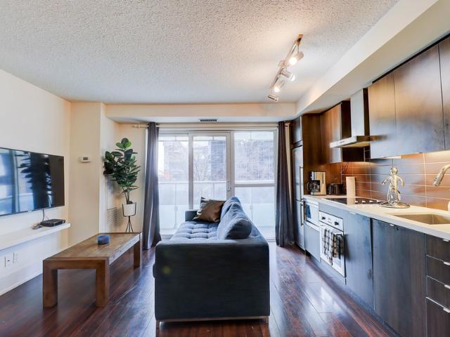 Toronto Furnished Apartment for Rent Lovely 2 Bedroom, 2 Bathroom with Stylish, Bright, and Spacious Interior and Hotel Amenities
