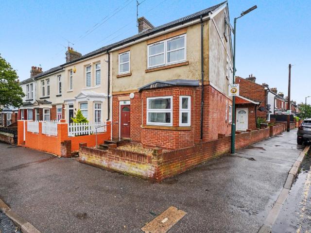 Toronto Road, Gillingham ME7, 1 bed flat to rent, £950 pcm | PrimeLocation
