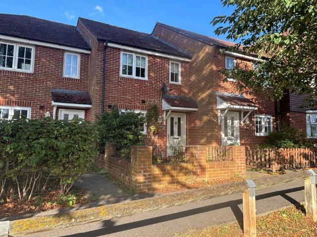 Toronto Road, Petworth, GU28 2 bed terraced house to rent £1,450 pcm £335 pw